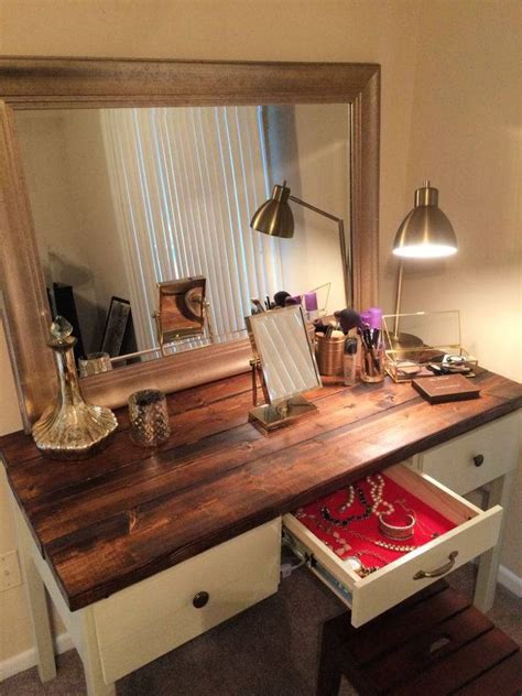 really nice vanity.